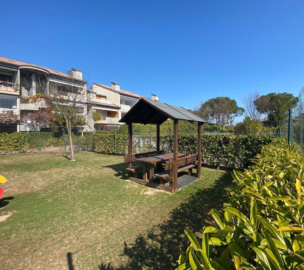 Apartment With Garden And Grill - Green Residence Sirmione Desenzano del Garda Exterior foto