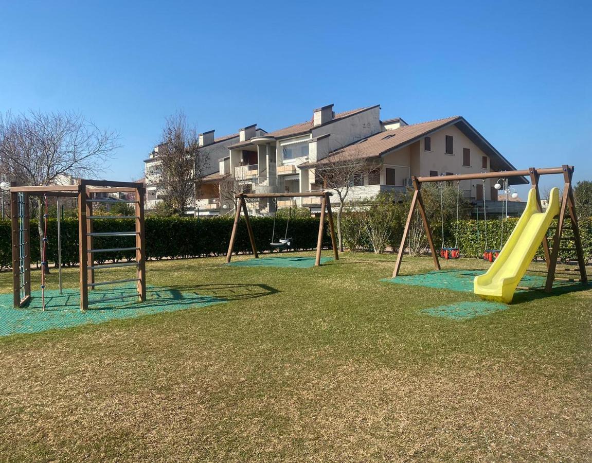Apartment With Garden And Grill - Green Residence Sirmione Desenzano del Garda Exterior foto
