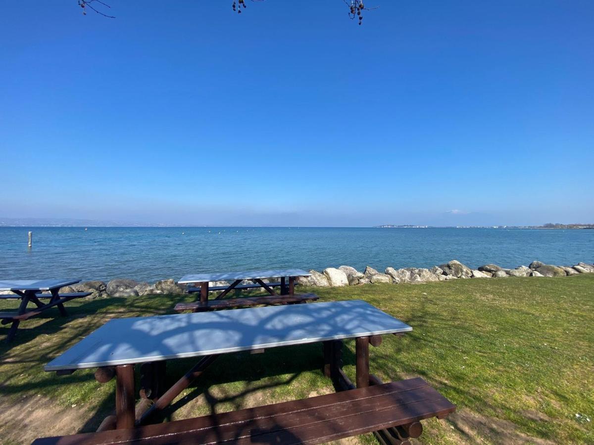 Apartment With Garden And Grill - Green Residence Sirmione Desenzano del Garda Exterior foto