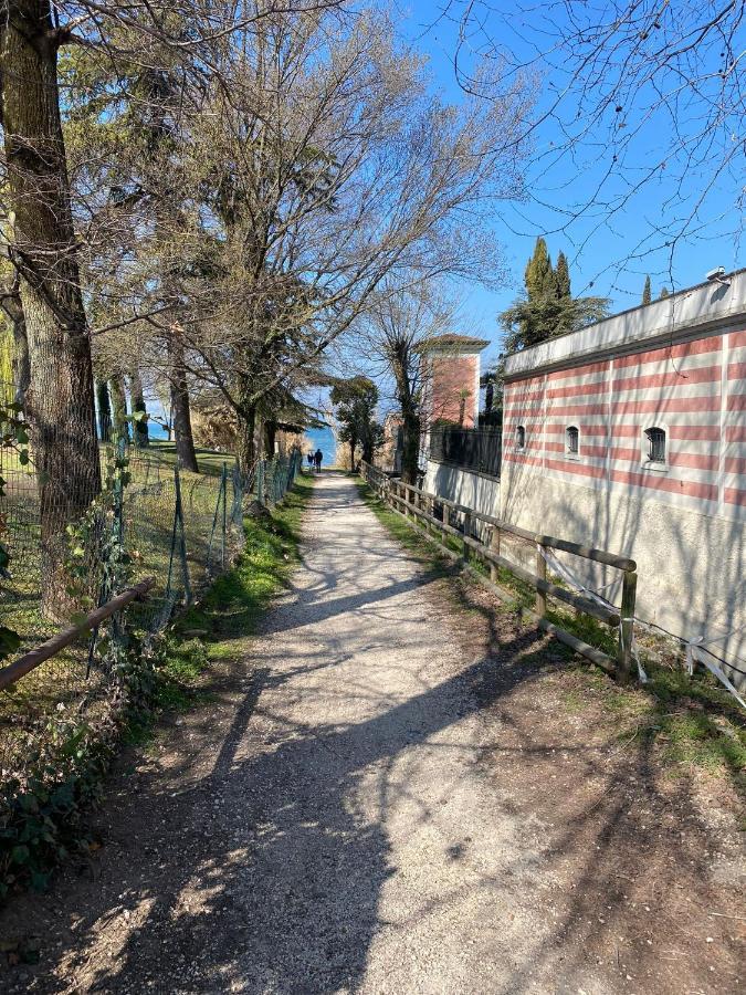 Apartment With Garden And Grill - Green Residence Sirmione Desenzano del Garda Exterior foto