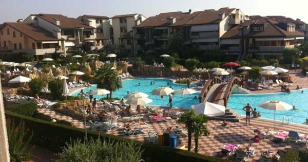 Apartment With Garden And Grill - Green Residence Sirmione Desenzano del Garda Exterior foto